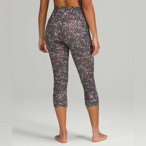 Lululemon Wunder Under High-Rise Crop 21" - Fleur Motion Multi Capri Leggings